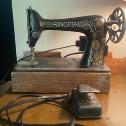 Singer Sewing Machine 