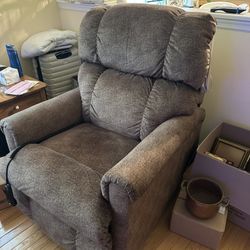 La-Z-Boy Power Lift Recliner 