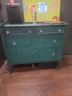 Free dresser