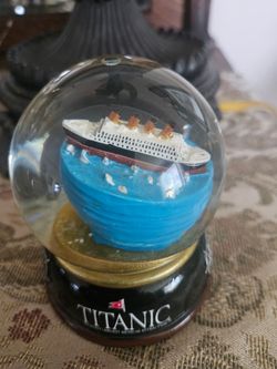 7 titanic snow globes and trinket box for small earrings