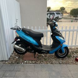 50 cc Scooter 