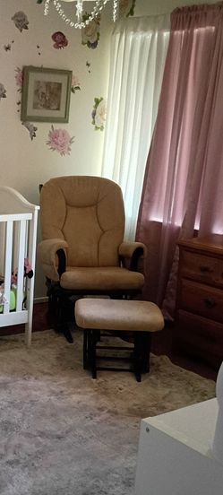 Glider Rocking Chair with Ottoman