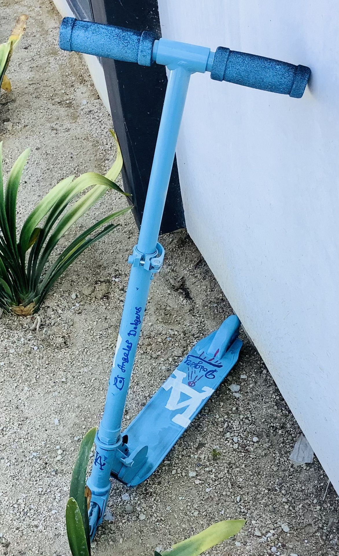 Razor 2 Wheel Scooter With Custom Dodger Design