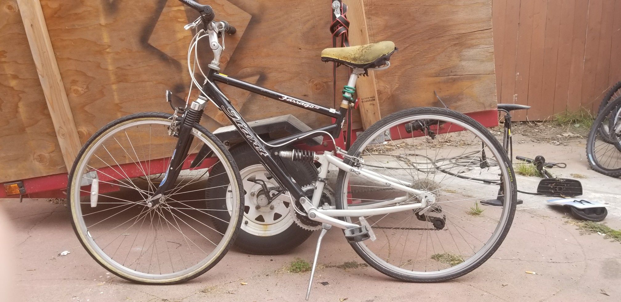 Giant farrago ds (21 speed , 17.5 in, mountain bike)