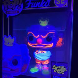 Blacklight Killer Crowns Clown Funko Pop *MINT* 2022 Fundays Black Light Battle Mascot Exclusive LE6250 with protector Glow GITD Klowns