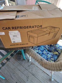 Car Refrigerator in Box