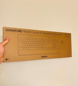 Logitech Signature MK650 Combo Wireless Mouse and Keyboard Combo