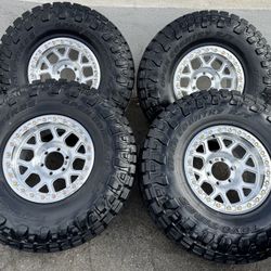 Kmc 444 Mesa Beadlock 17x9 6x139.7 +0 Offset With Toyo R/T Pro 37x12.50R17 Tires 🔥🔥🔥
