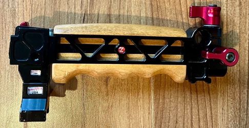 Zacuto Z-RCH Universal Recoil Wooden Handle With Cold Shoe Mounts