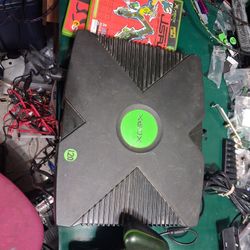 Classic XBOX with Controller, Memory Card And 4 Games