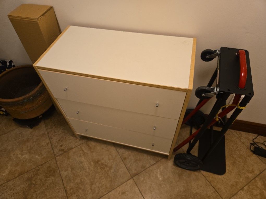 White Chest Of Drawers