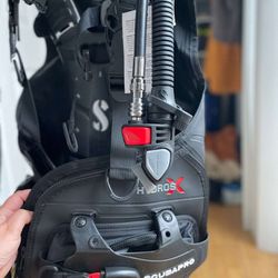 Scubapro Hydros X
Mens Medium BCD