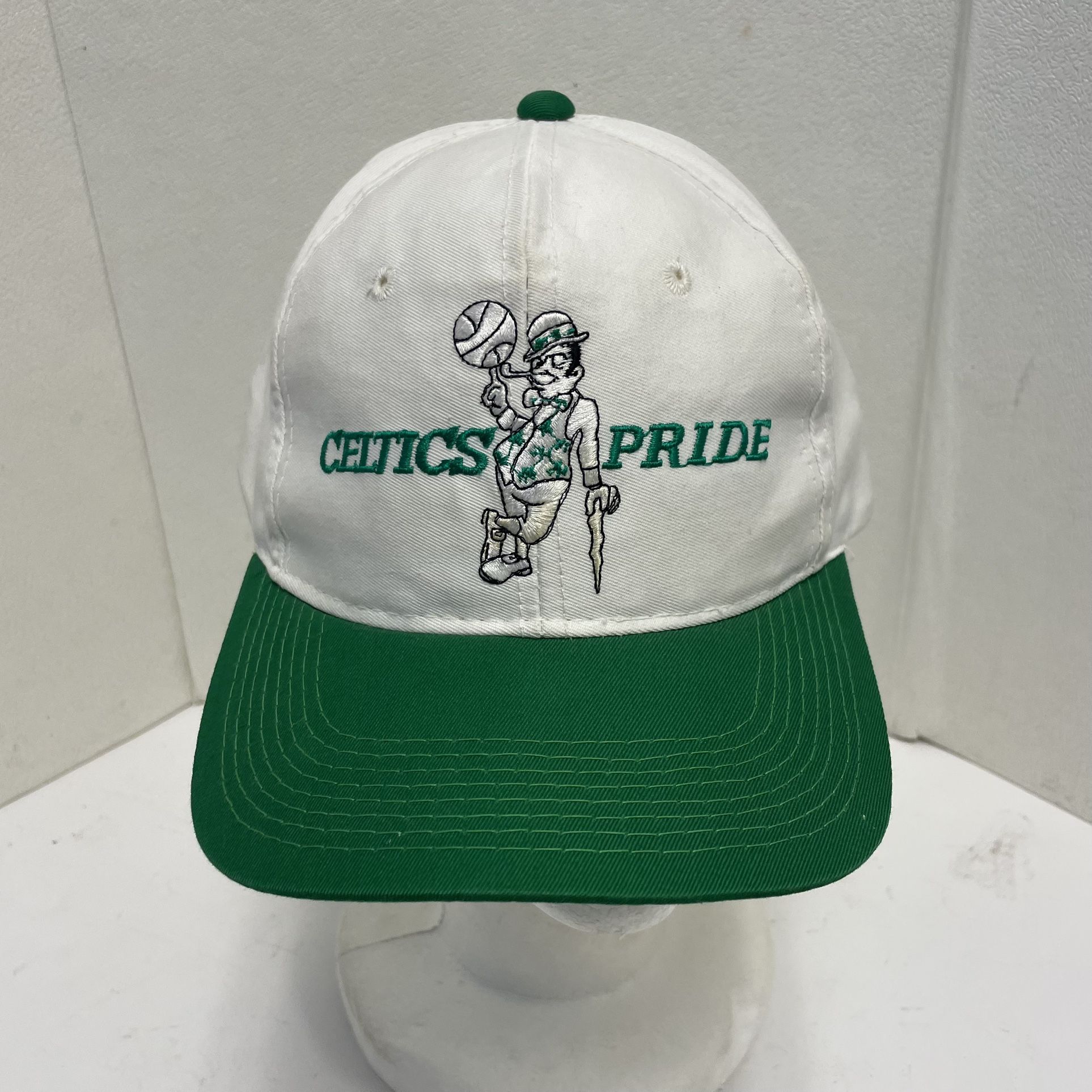 Vintage BOSTON CELTICS PRIDE SnapBack Hat Cap LUCKY NBA BASKETBALL - GREEN WHITE