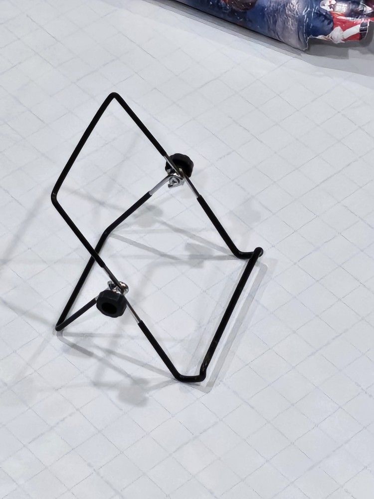 Canvas Holder
