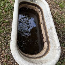 Antique Cast Iron Bathtub 