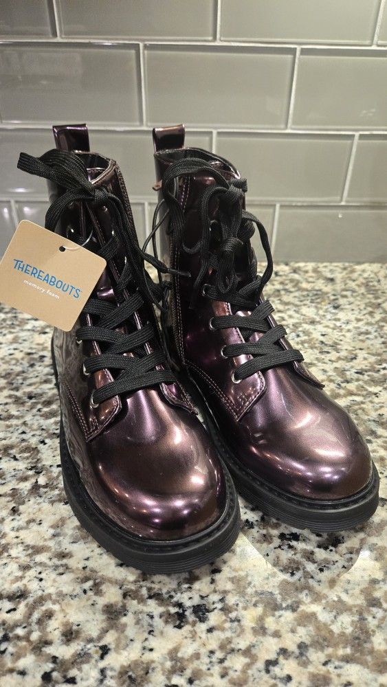 New Youth Boots size 4 
