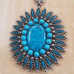 Costume Jewelry Necklace 