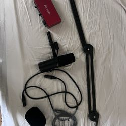 Pro Podcast/Music Bundle – SM7dB + Scarlett 2i2 + Rode PSA1 (Like New!)