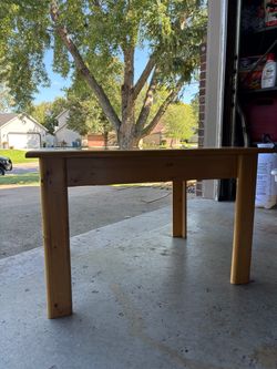 Rustic Wolf Glass-Top Coffee Table – Cabin/Lodge Decor