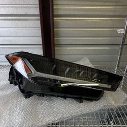 Lamborghini Urus Front Right (Passenger Side) Headlight Assembly - OEM, Excellent Condition