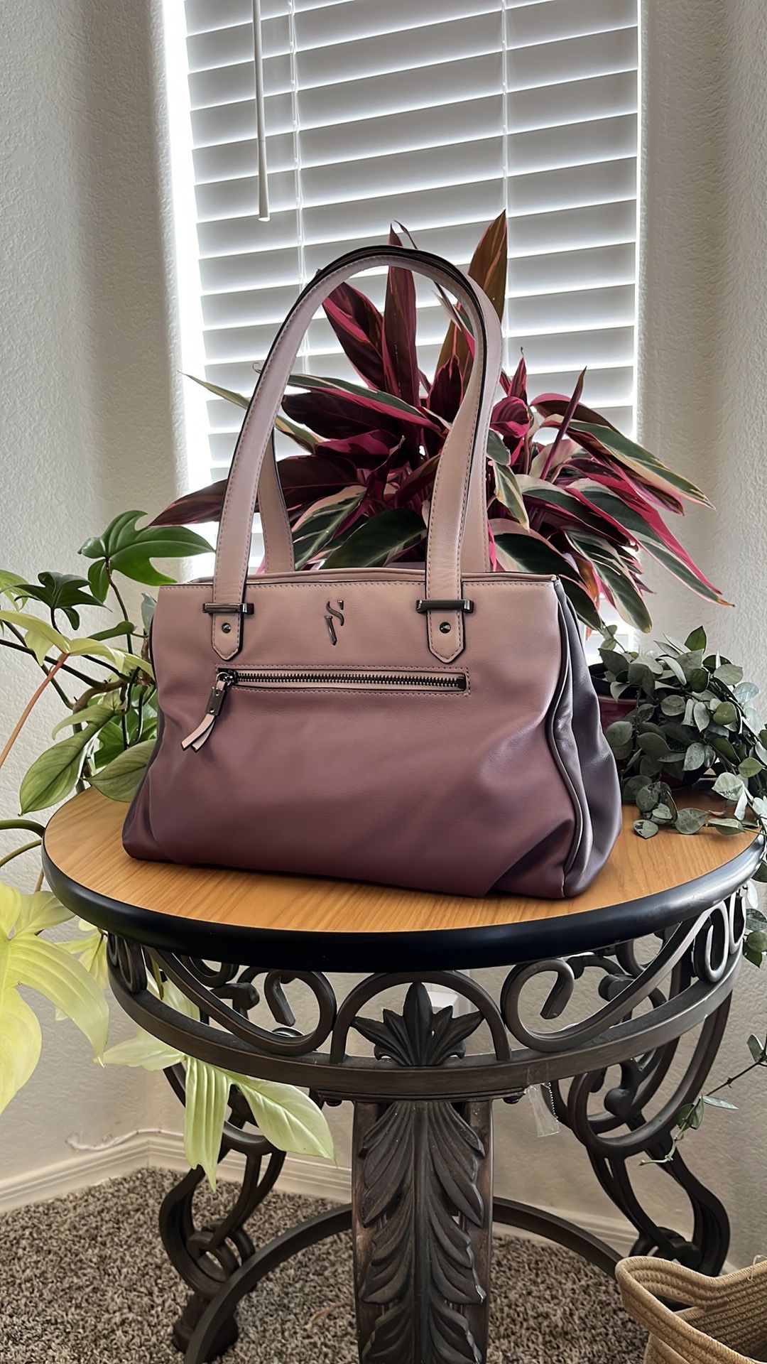 Vera Wang Shoulder Bag