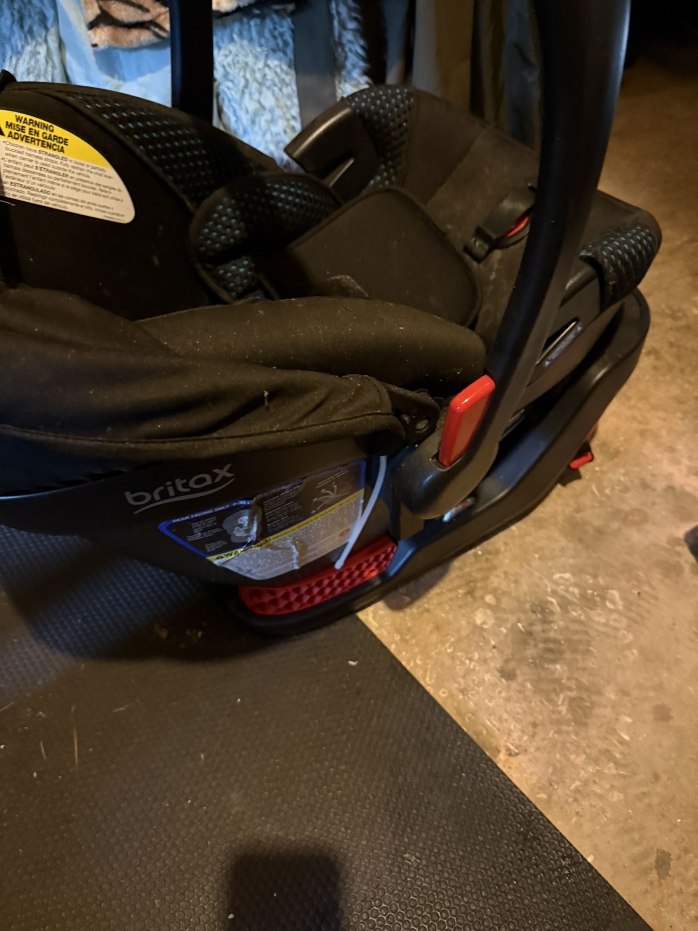 Britax Infant car Seat B-Safe 35