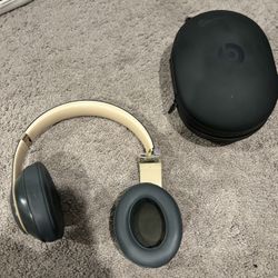 Broken Beats Studio 3 (for Parts)