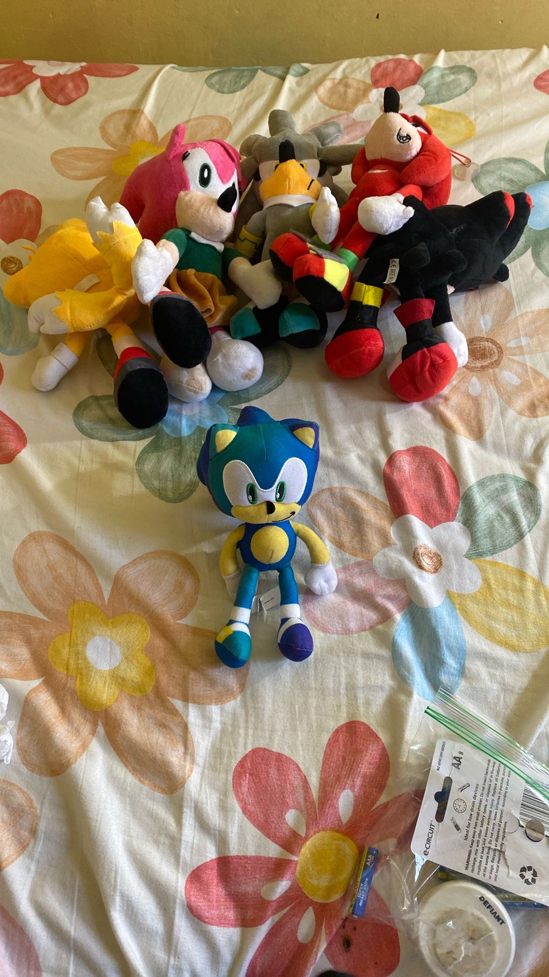 SONIC THE HEDGEHOG   PLUSHIES