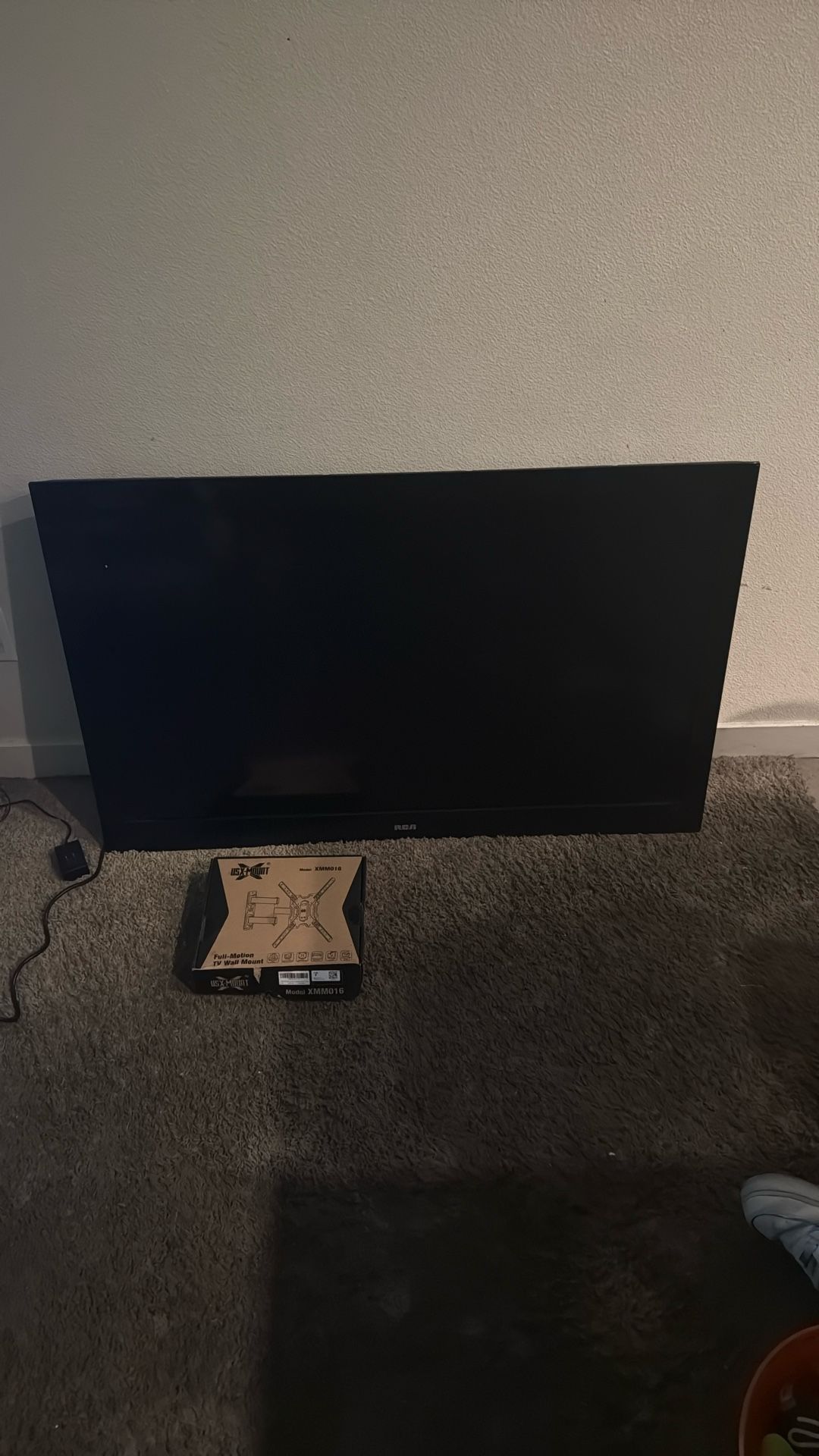 42 Inch RCA TV