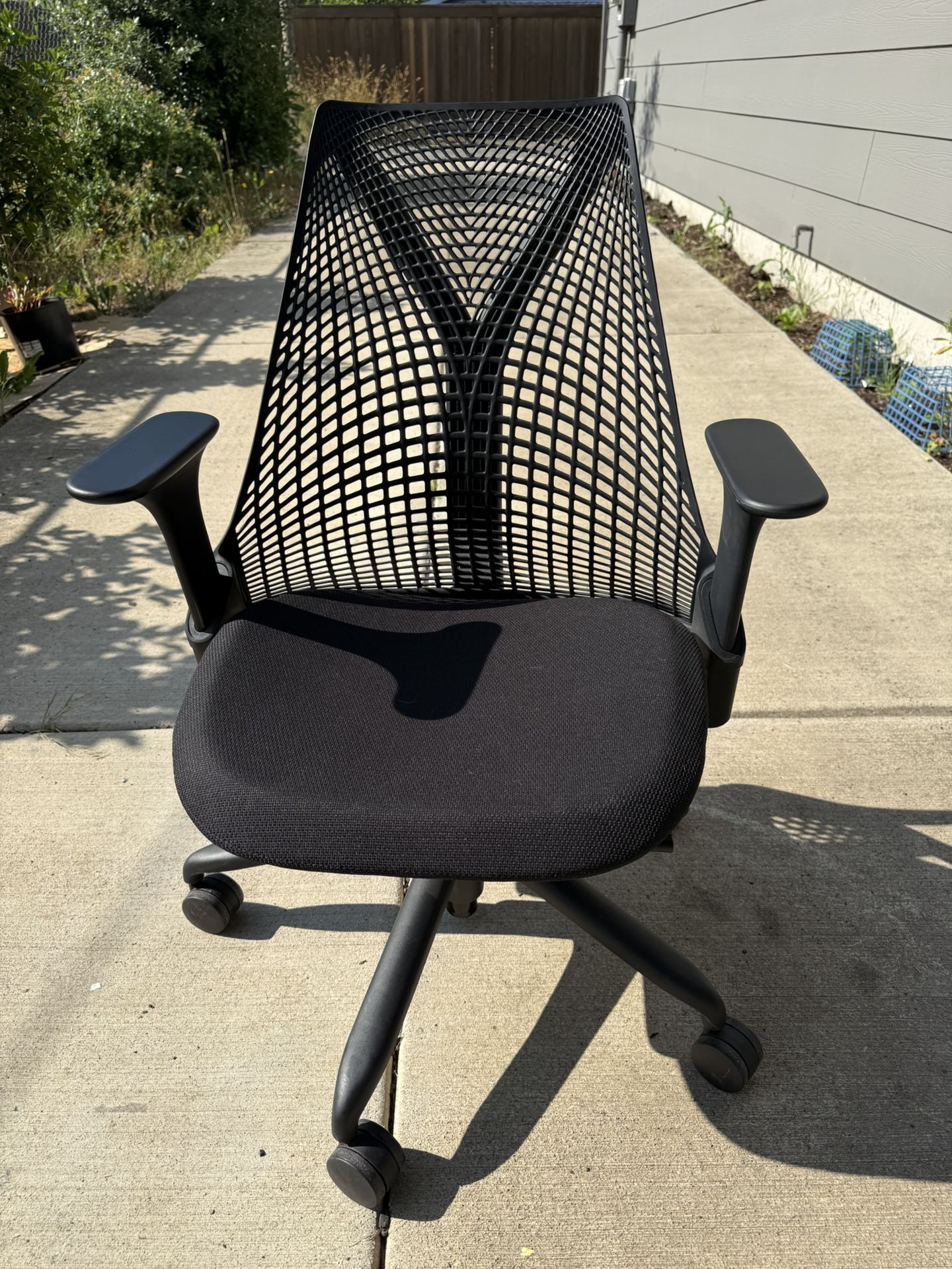 HERMAN MILLER SAYL BLACK CHAIR OFFICE CHAIR