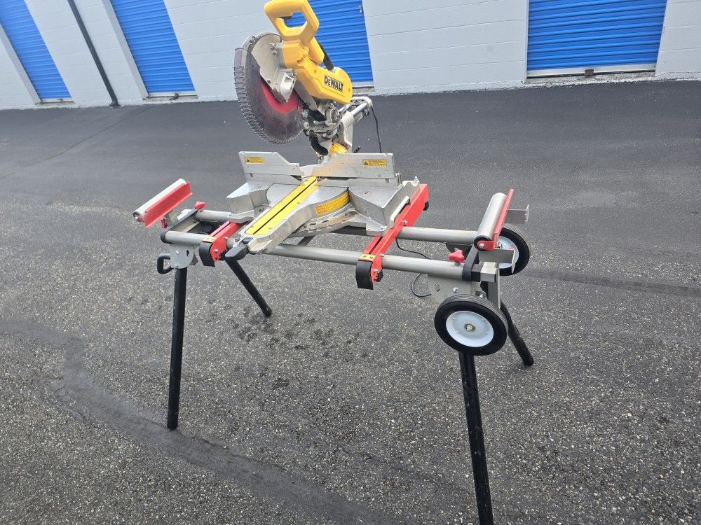 Dewalt 12" Sliding Miter Saw With Folding Stand