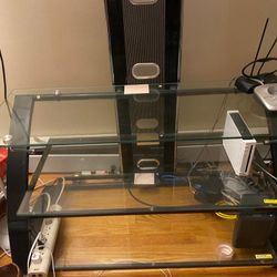 Glass With Black Accent Entertaintment Table With Mount