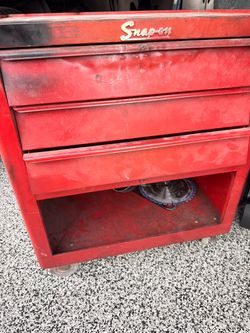 Vintage snap on toolbox