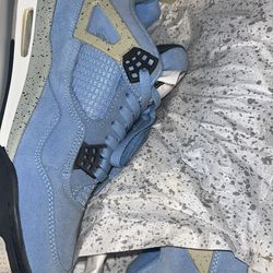 Size 11 Air Jordan 4 Retro 'University Blue'