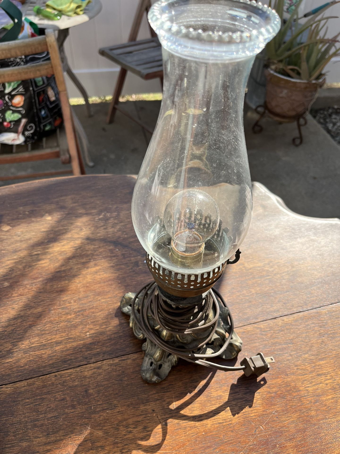 Vintage Antique Victorian Lamp
