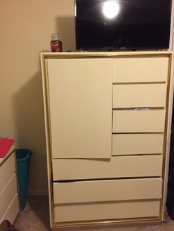 SELLING FURNITURE