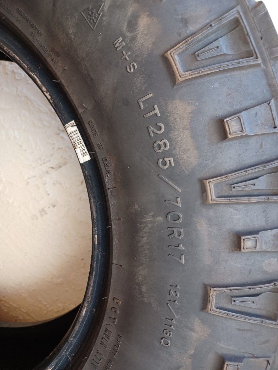 4 Good tires good rubber, the size is in photo.