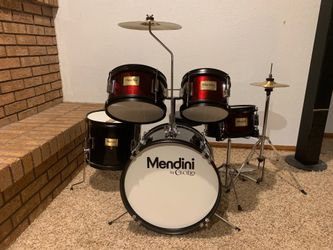 Mendini Drum set!! 7 piece with stool.