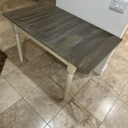 Kitchen Table With Hidden Leaf 