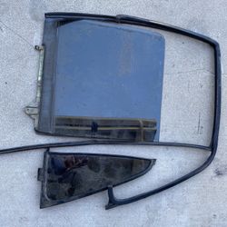 1990 4Runner Driver Side Rear Glass