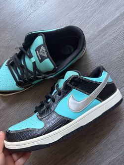 Nike SB Dunk Low Diamond Supply Co