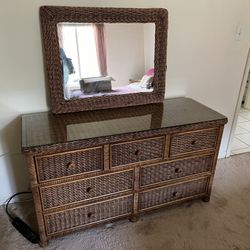 Queen Bedroom Set 6 Pieces With Glass Tops