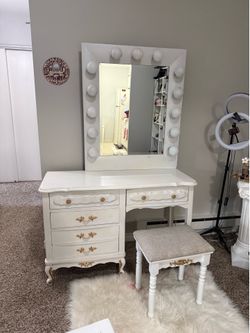Vanity set