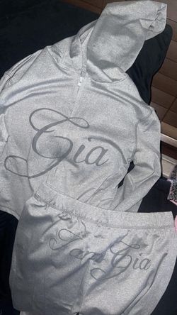 I am Gia set grey