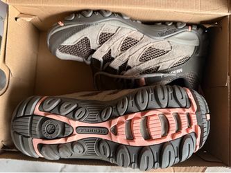 Merrell Hiking 7.5womens