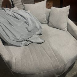 Round Couch 