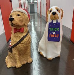 Golden Retriever Holiday Statue