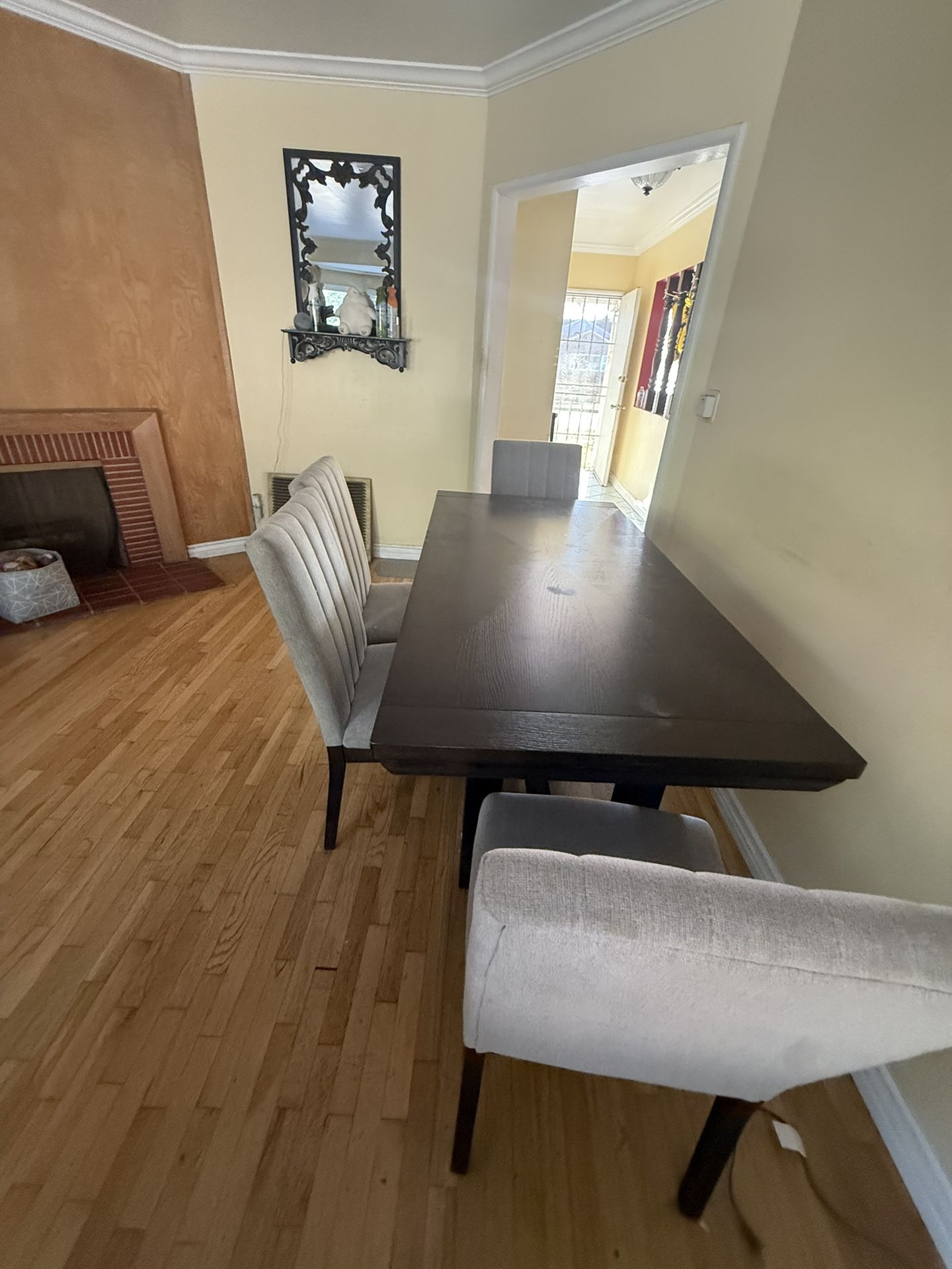 Dinning Table