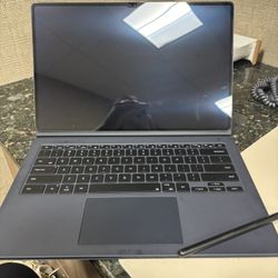 SAMSUNG ULTRA TABLET WITH CASE