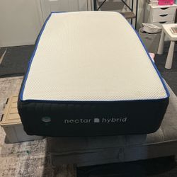 Split King Mattress. Nectar Hybrid 